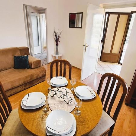 Apartment Gasparac - 30 Meters From The Beach Ika Buitenkant foto
