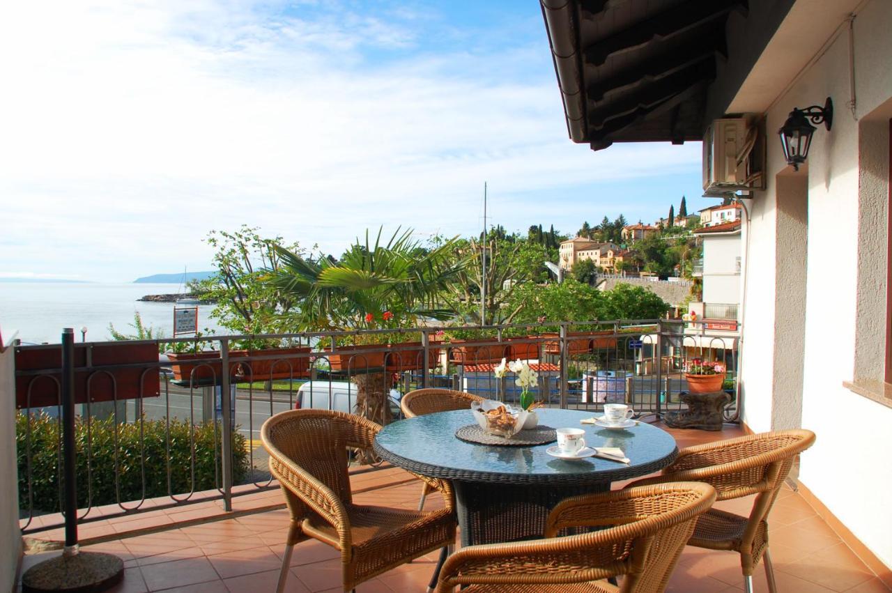 Apartment Gasparac - 30 Meters From The Beach Ika Buitenkant foto