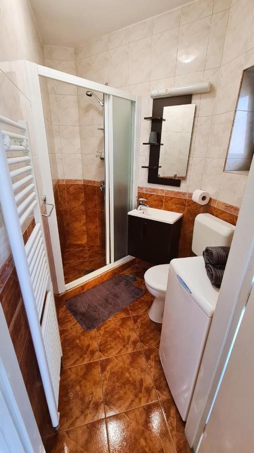Apartment Gasparac - 30 Meters From The Beach Ika Buitenkant foto