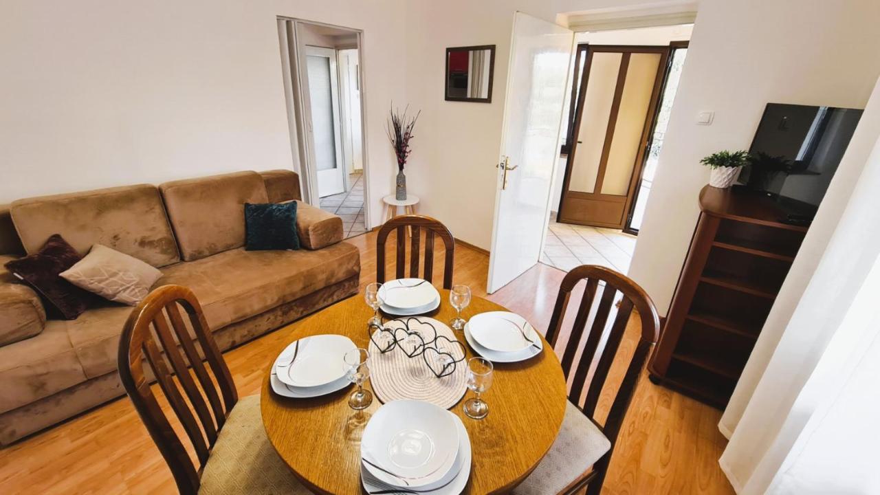 Apartment Gasparac - 30 Meters From The Beach Ika Buitenkant foto