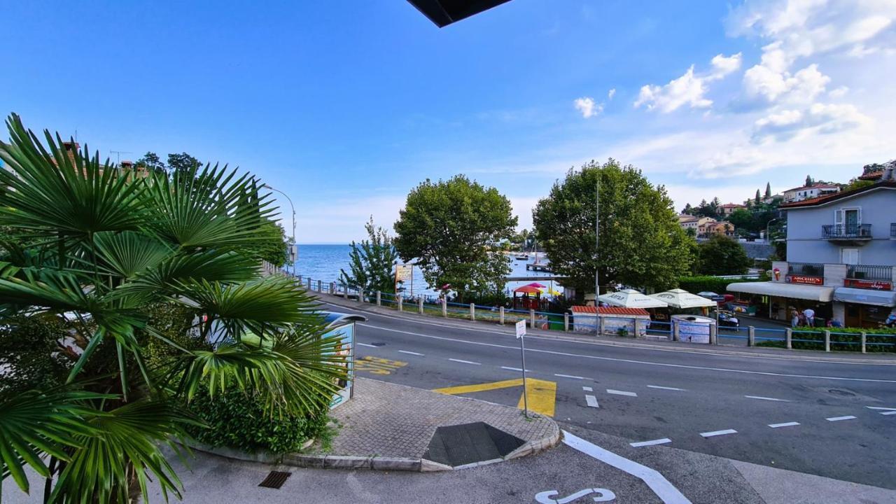 Apartment Gasparac - 30 Meters From The Beach Ika Buitenkant foto